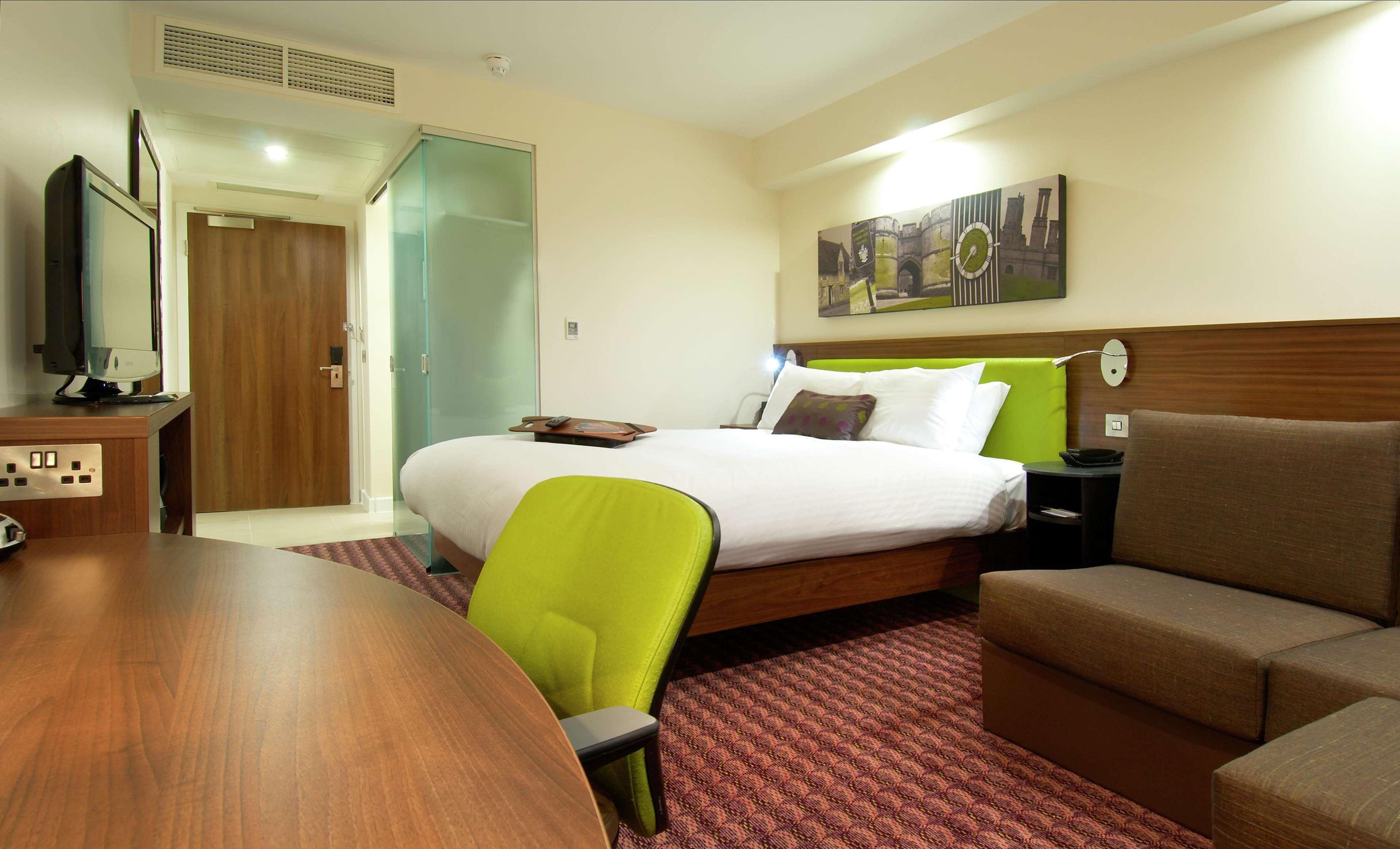 Готель Hampton By Hilton Корбі Номер фото