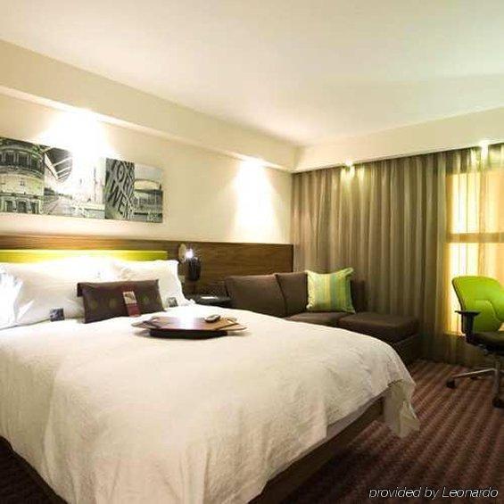 Готель Hampton By Hilton Корбі Номер фото